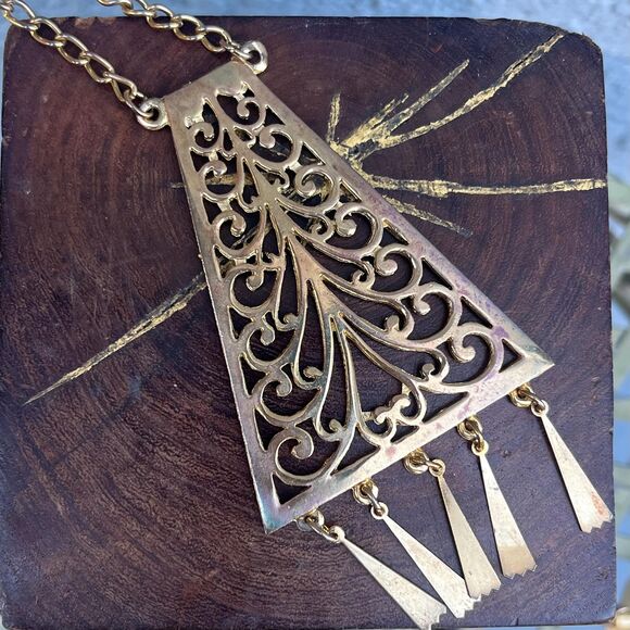 Lisner Pendant Necklace in Gold Tone Metal Mid Century Statement Jewelry Signed - Picture 1 of 16